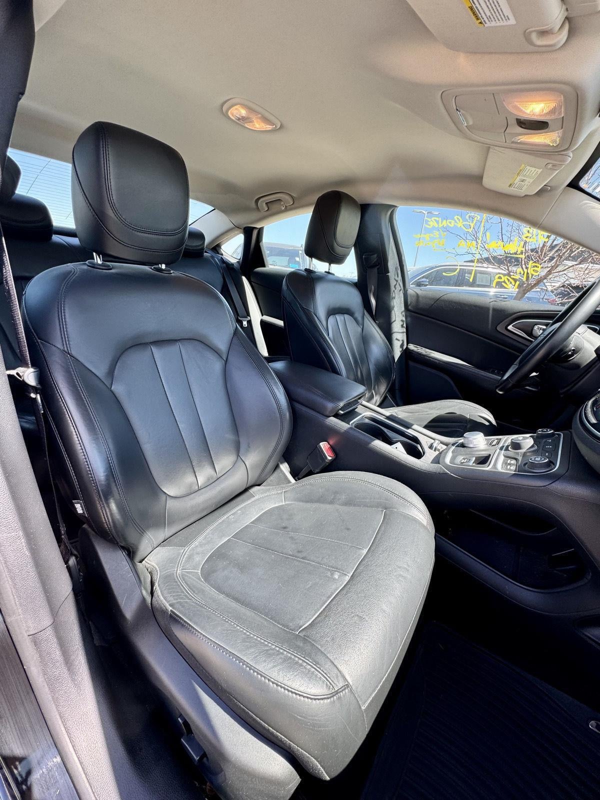 2017 Chrysler 200 Limited Platinum