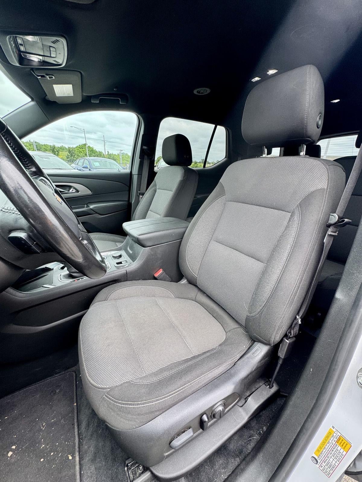 2022 Chevrolet TRAVERSE LT CLOTH
