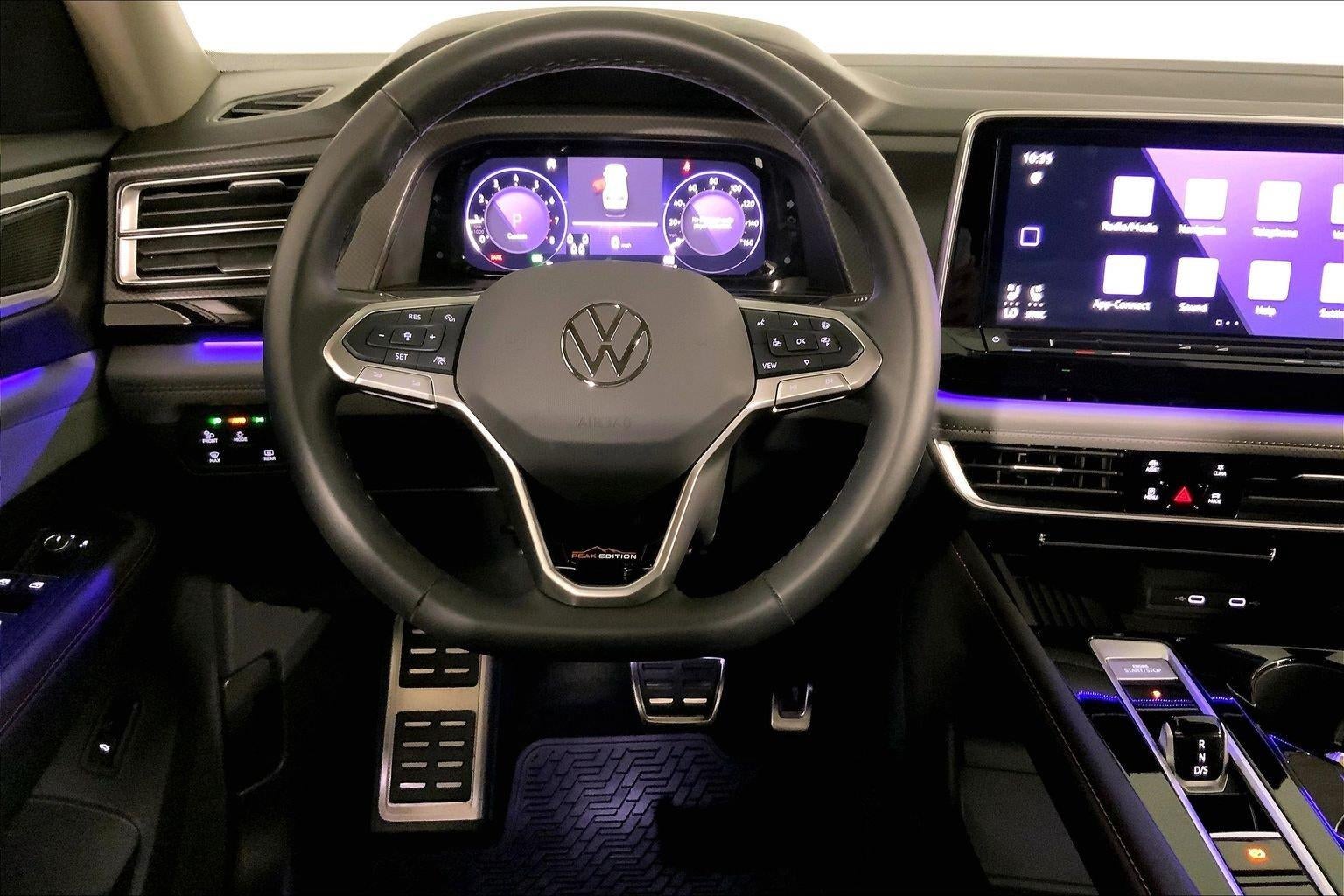 2025 Volkswagen Atlas 2.0T Peak Edition