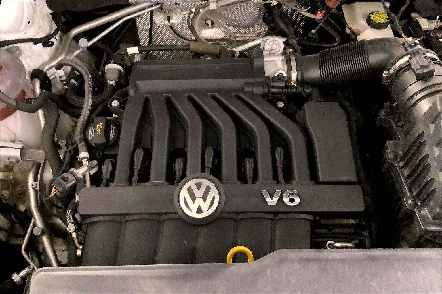 2023 Volkswagen Atlas Cross Sport 3.6L V6 SEL R-Line Black