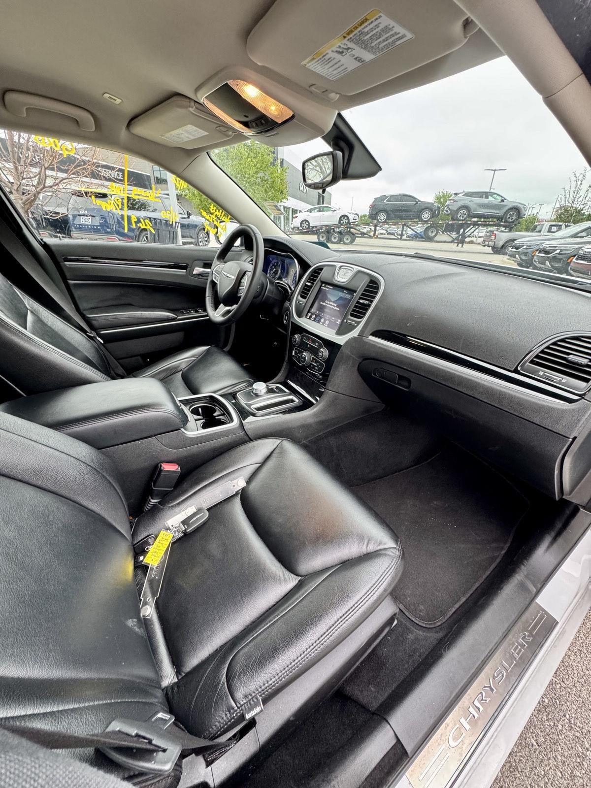 2023 Chrysler 300 Touring