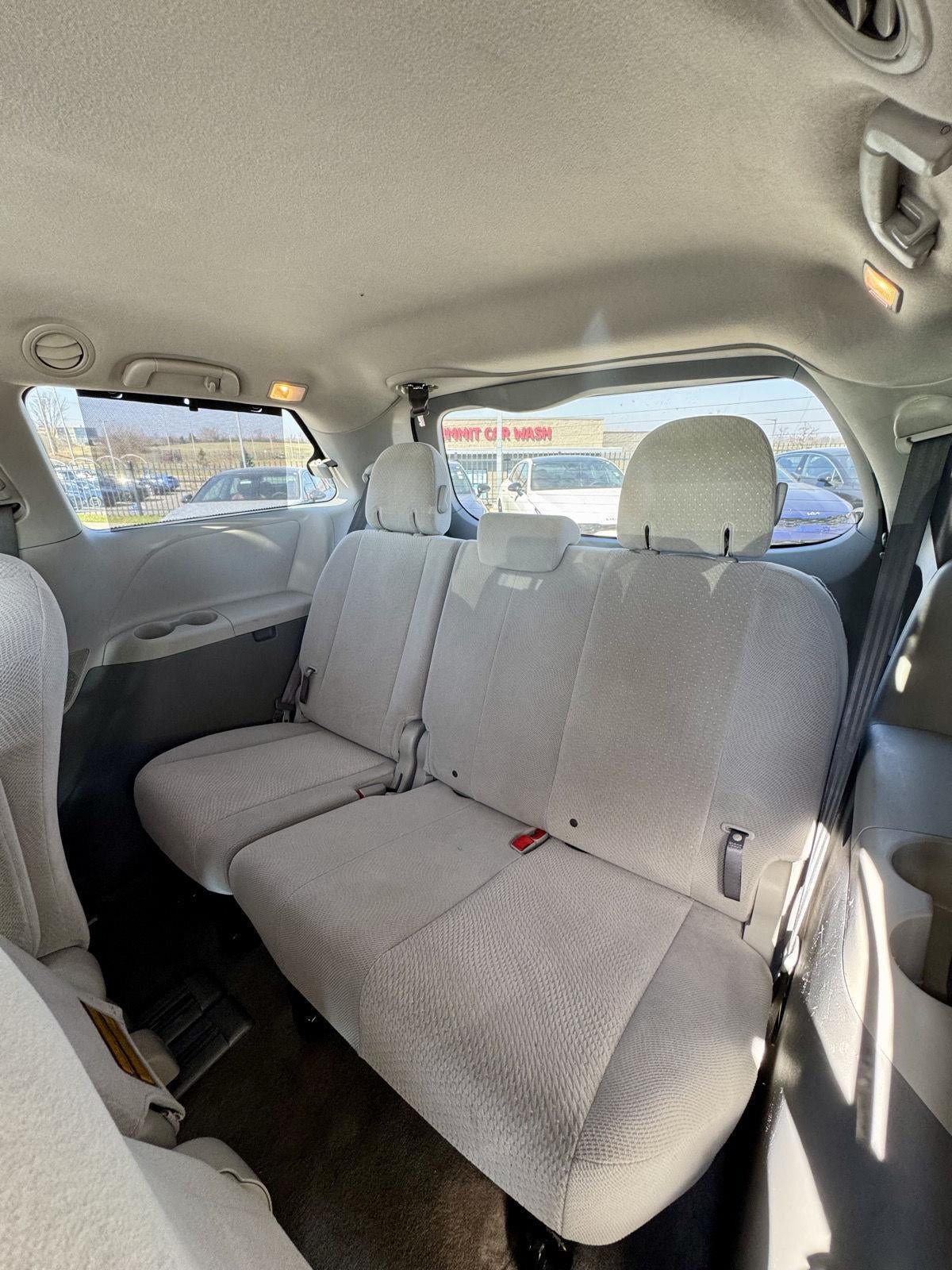 2014 Toyota Sienna LE AAS