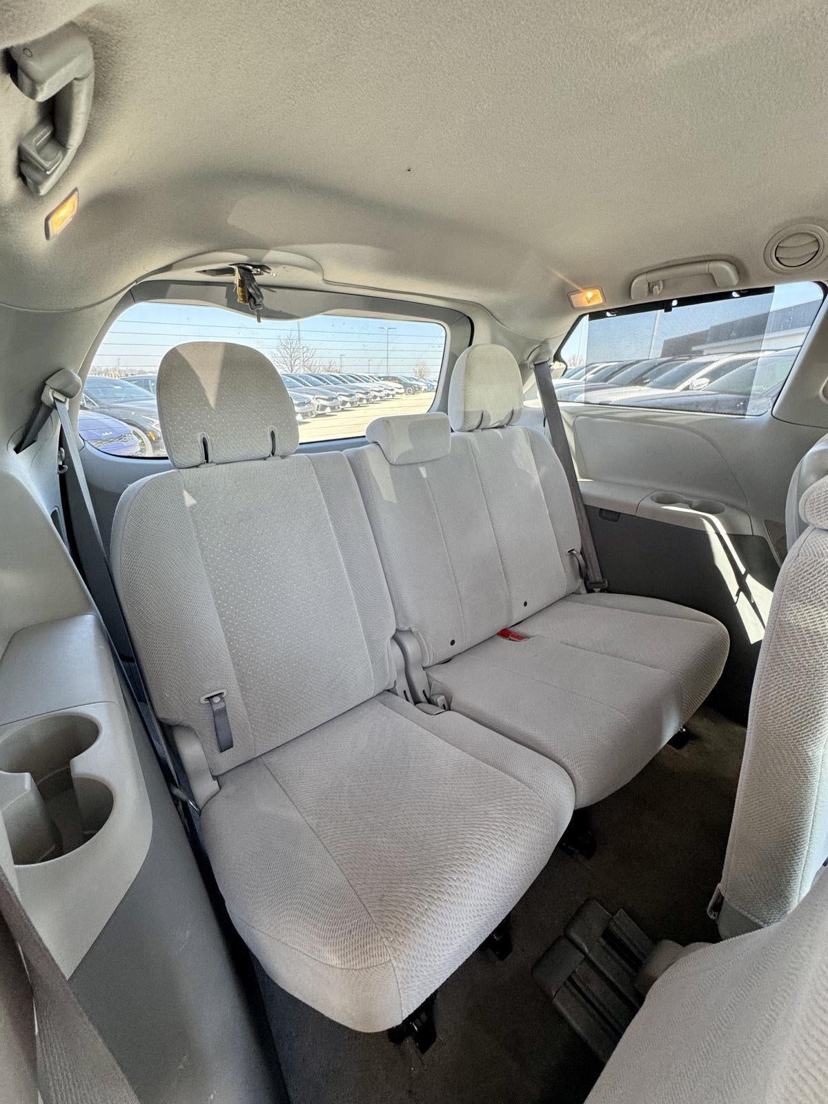 2014 Toyota Sienna LE AAS