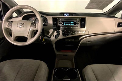 2014 Toyota Sienna LE AAS