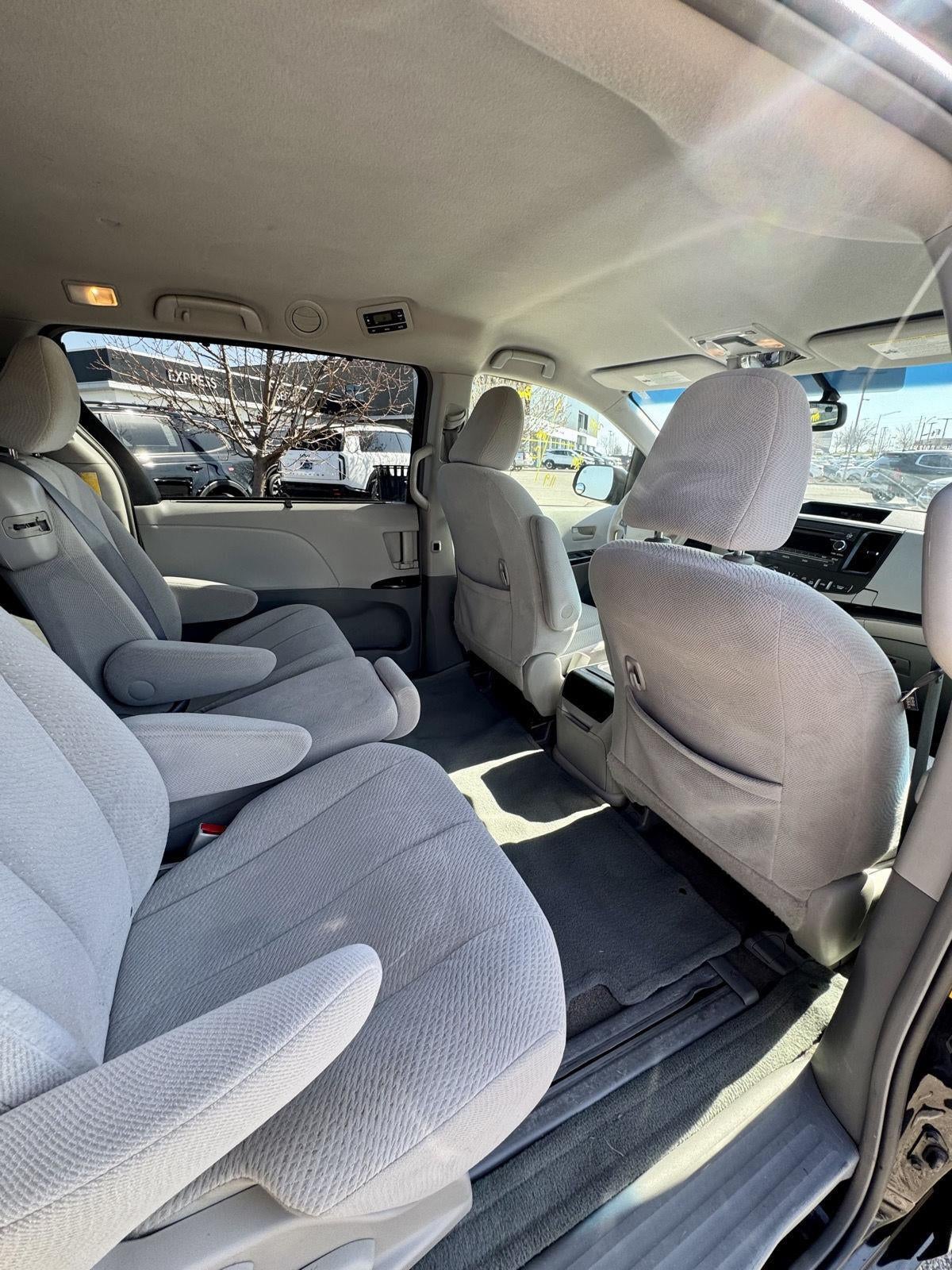 2014 Toyota Sienna LE AAS