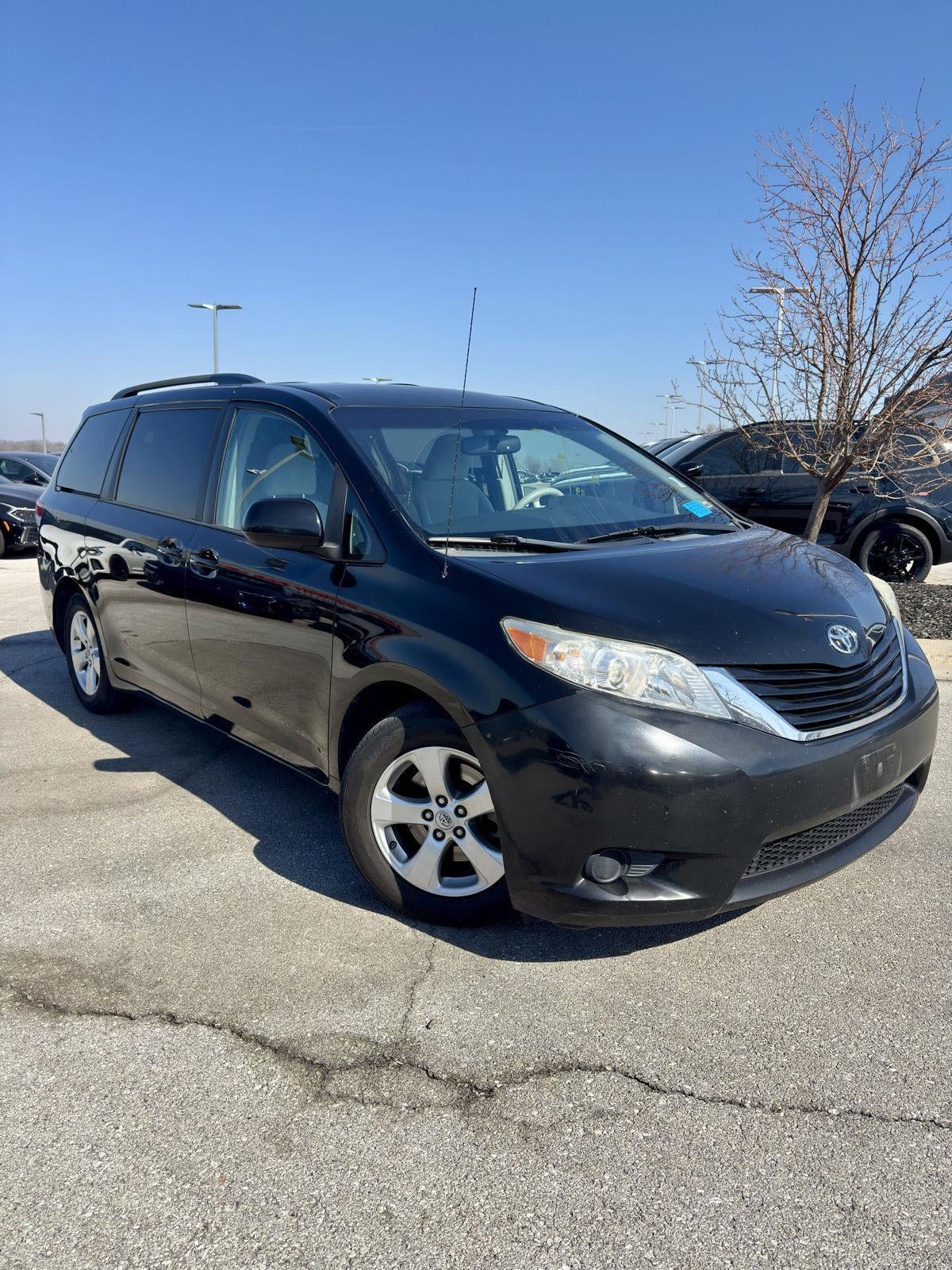 2014 Toyota Sienna LE AAS