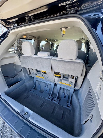 2014 Toyota Sienna LE AAS