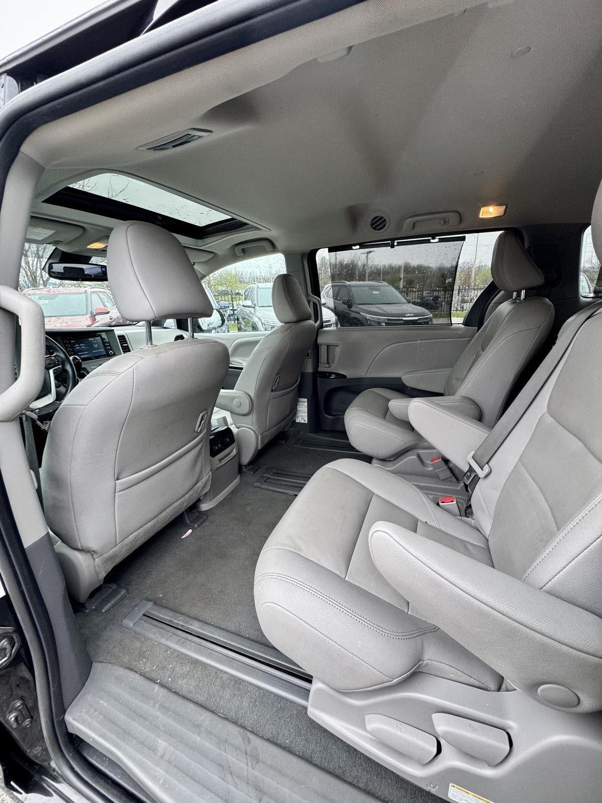2020 Toyota Sienna XLE