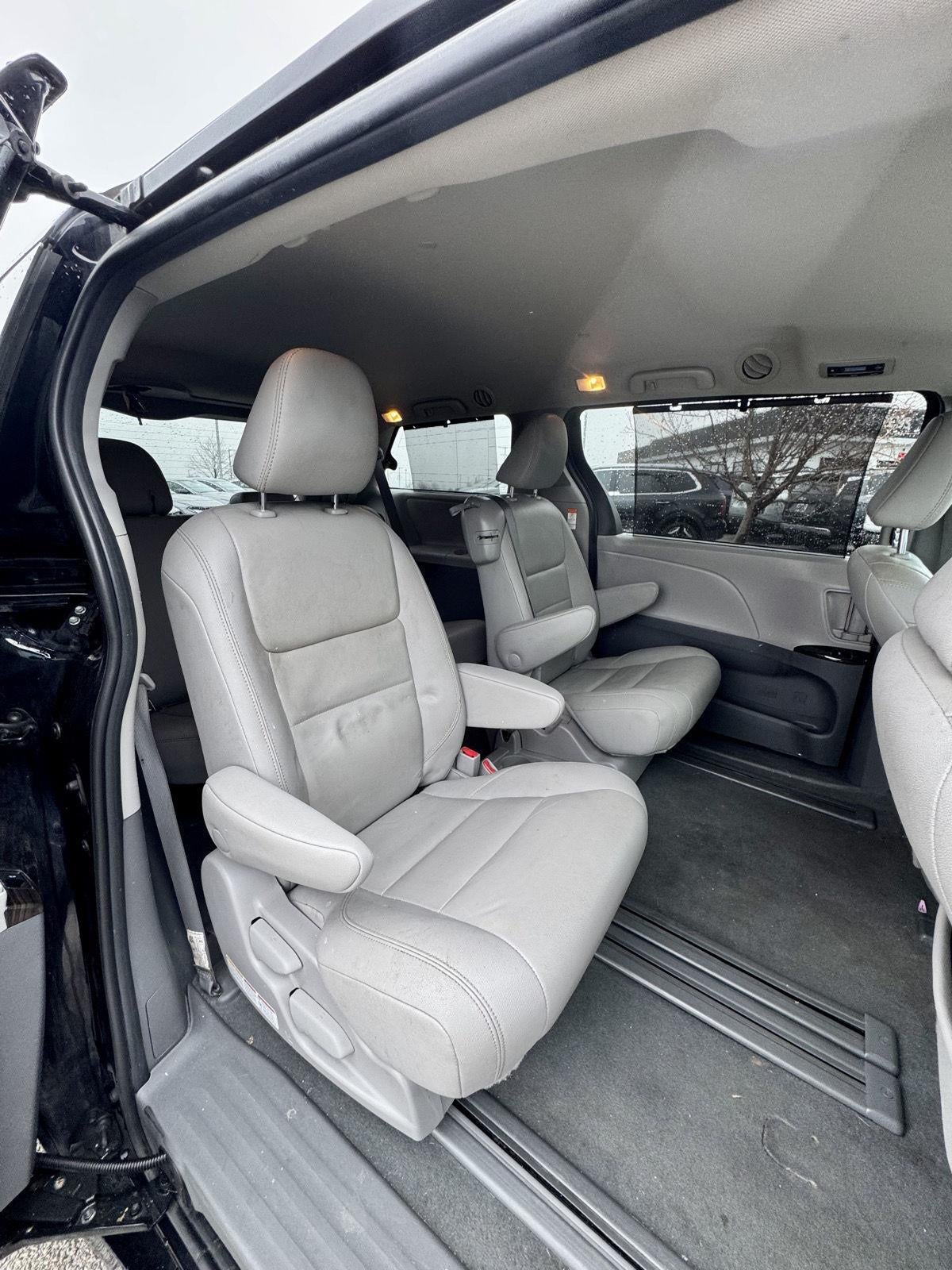 2020 Toyota Sienna XLE