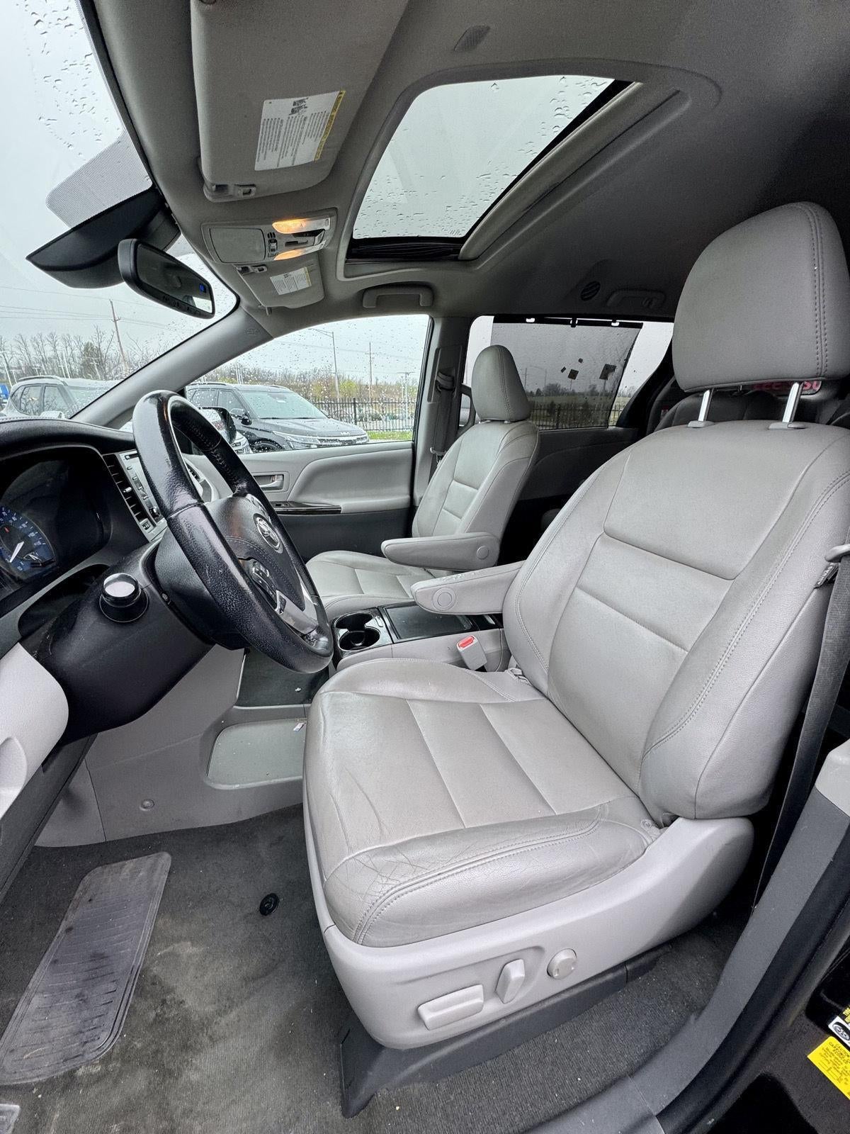 2020 Toyota Sienna XLE