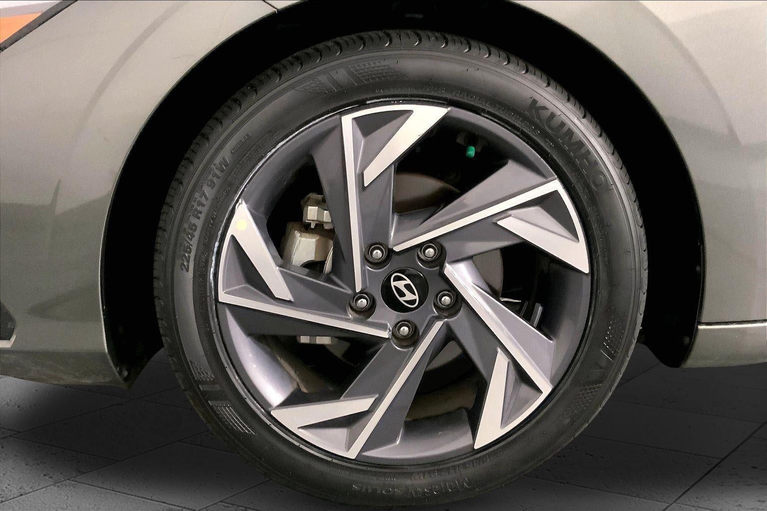2025 Hyundai Elantra Limited