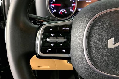 2023 Kia Carnival LX