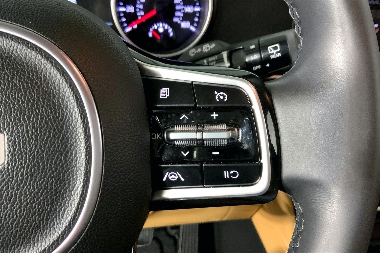 2023 Kia Carnival LX