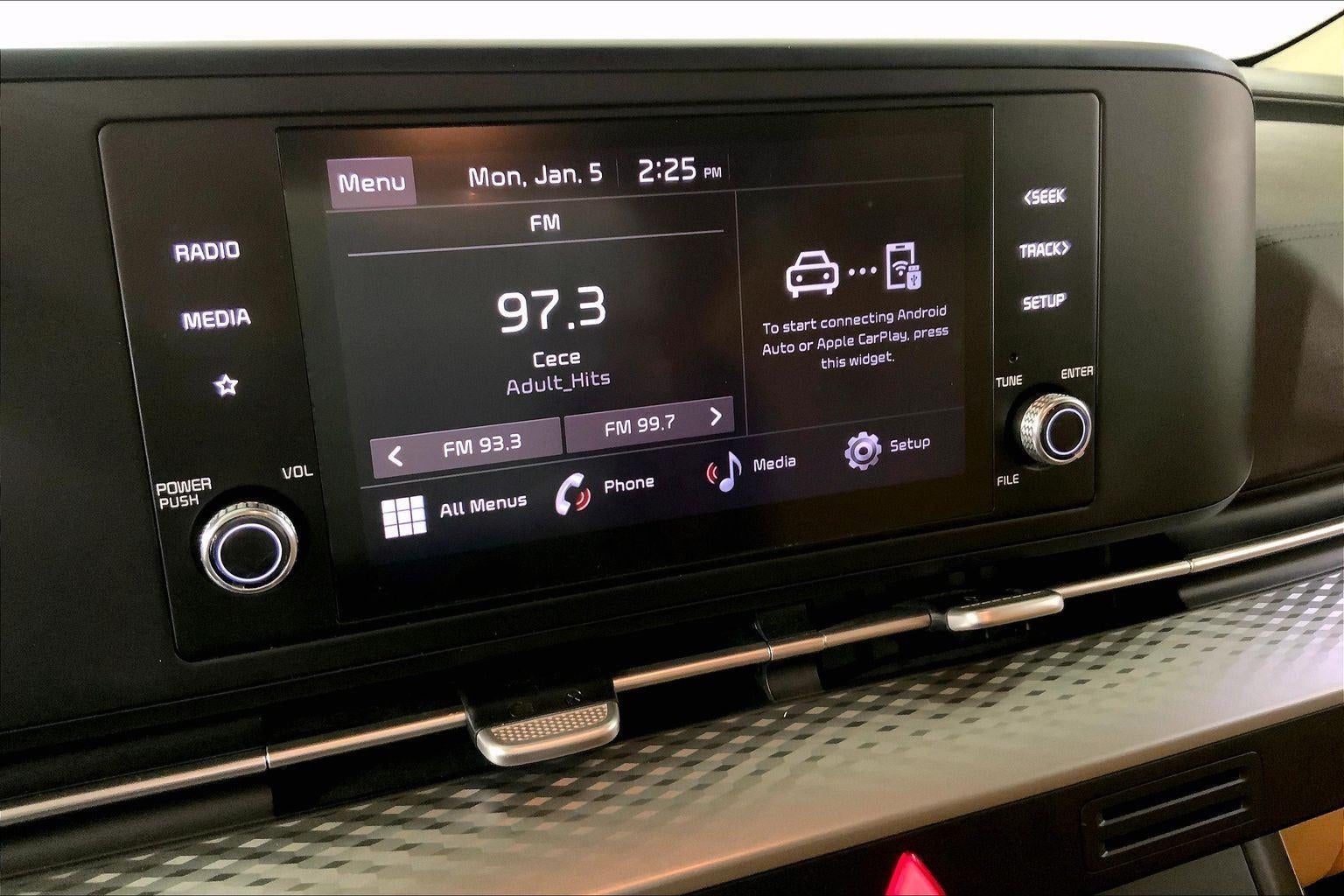 2023 Kia Carnival LX