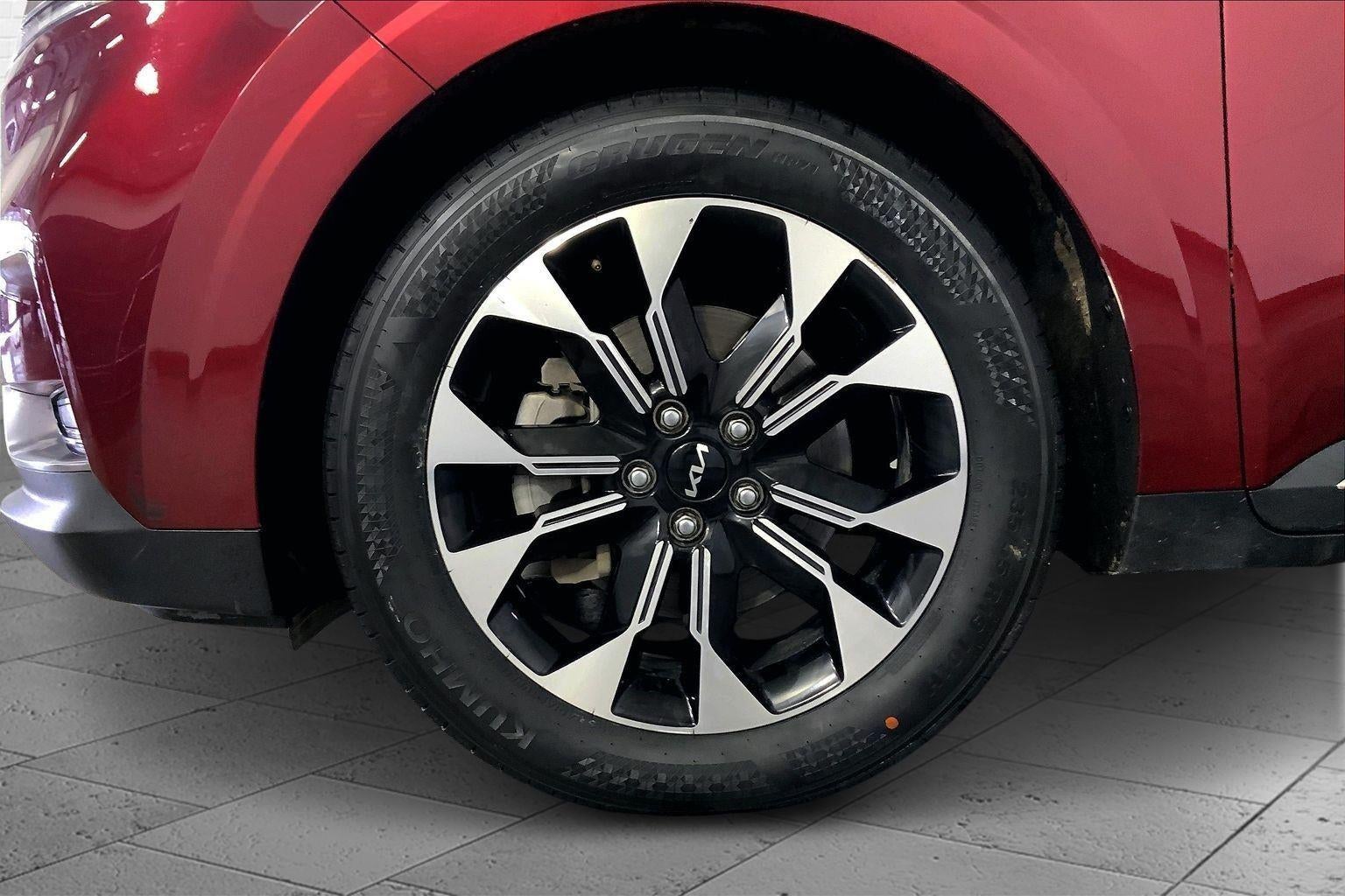 2023 Kia Carnival SX