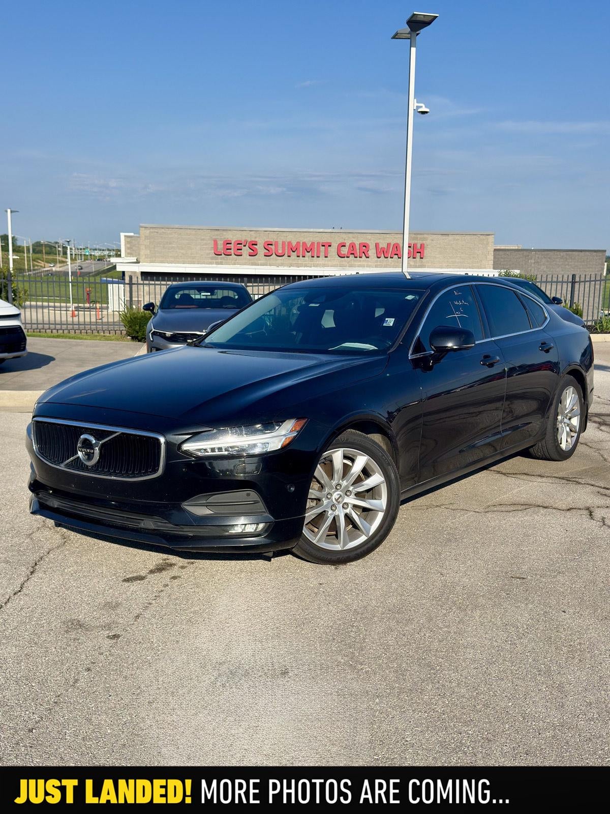 2017 Volvo S90 Momentum