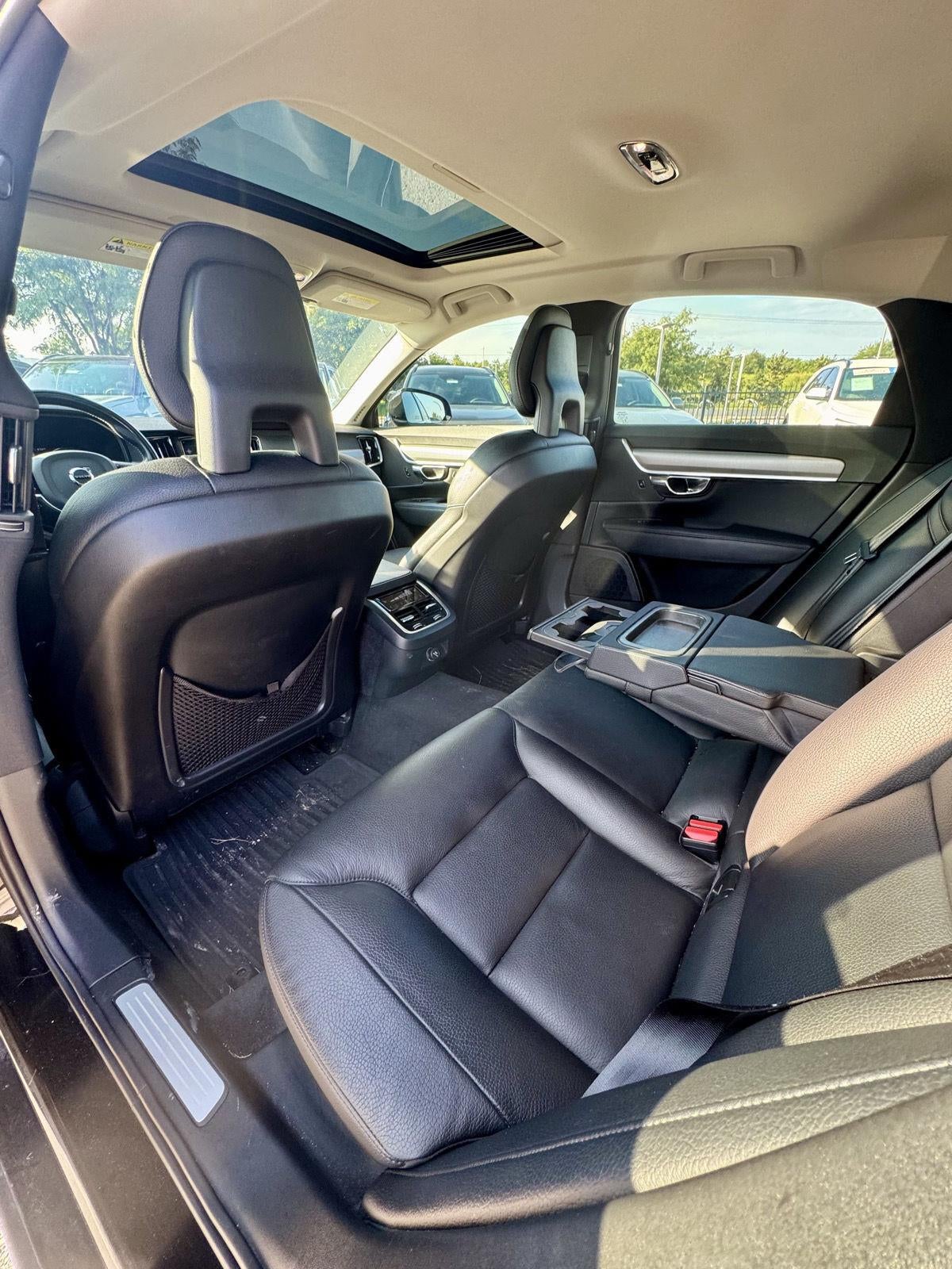 2017 Volvo S90 Momentum