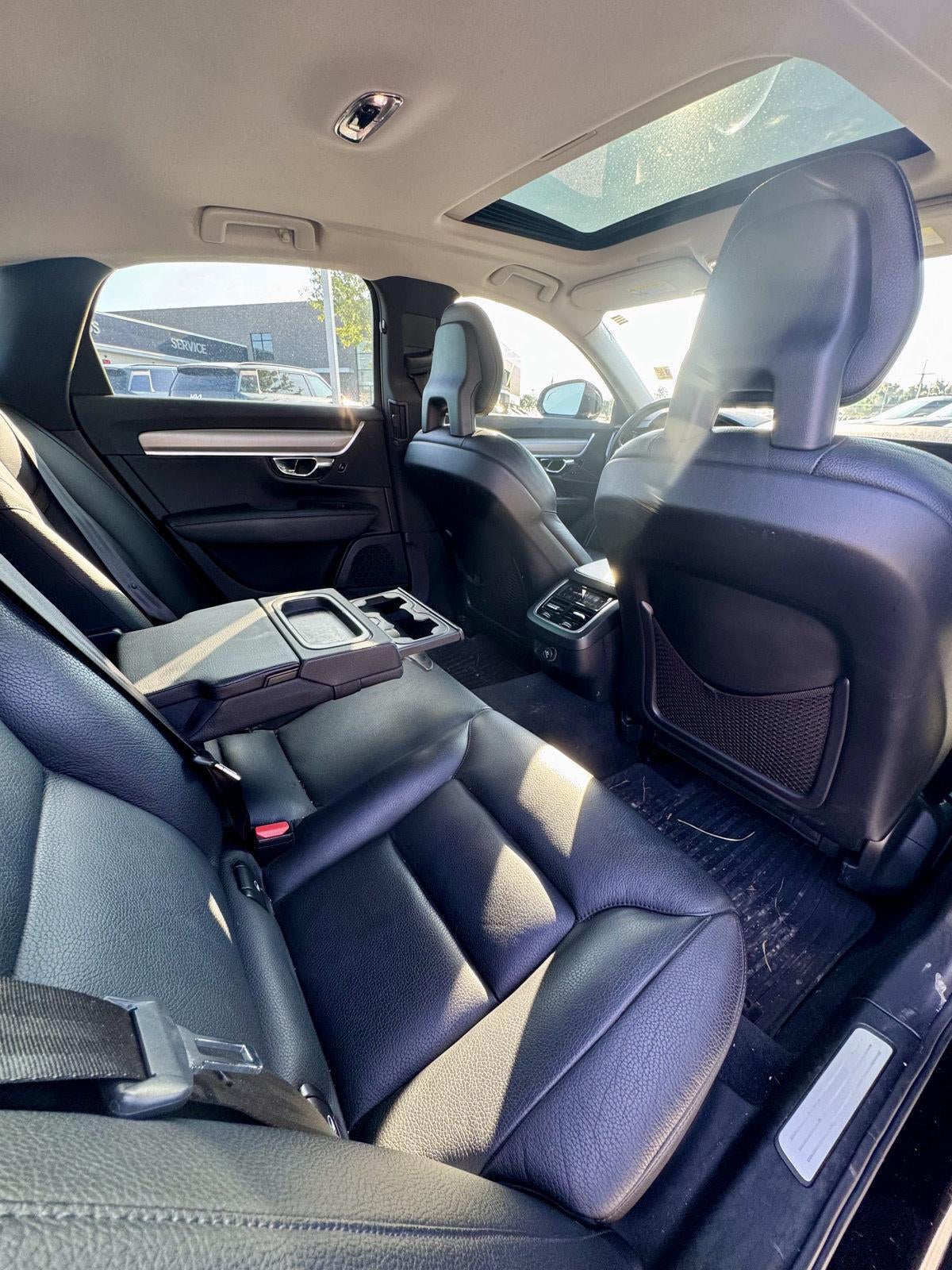 2017 Volvo S90 Momentum
