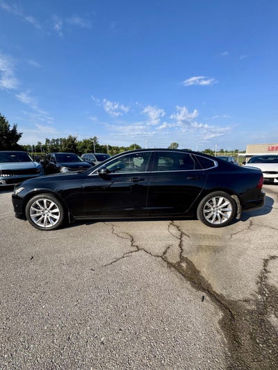 2017 Volvo S90 Momentum