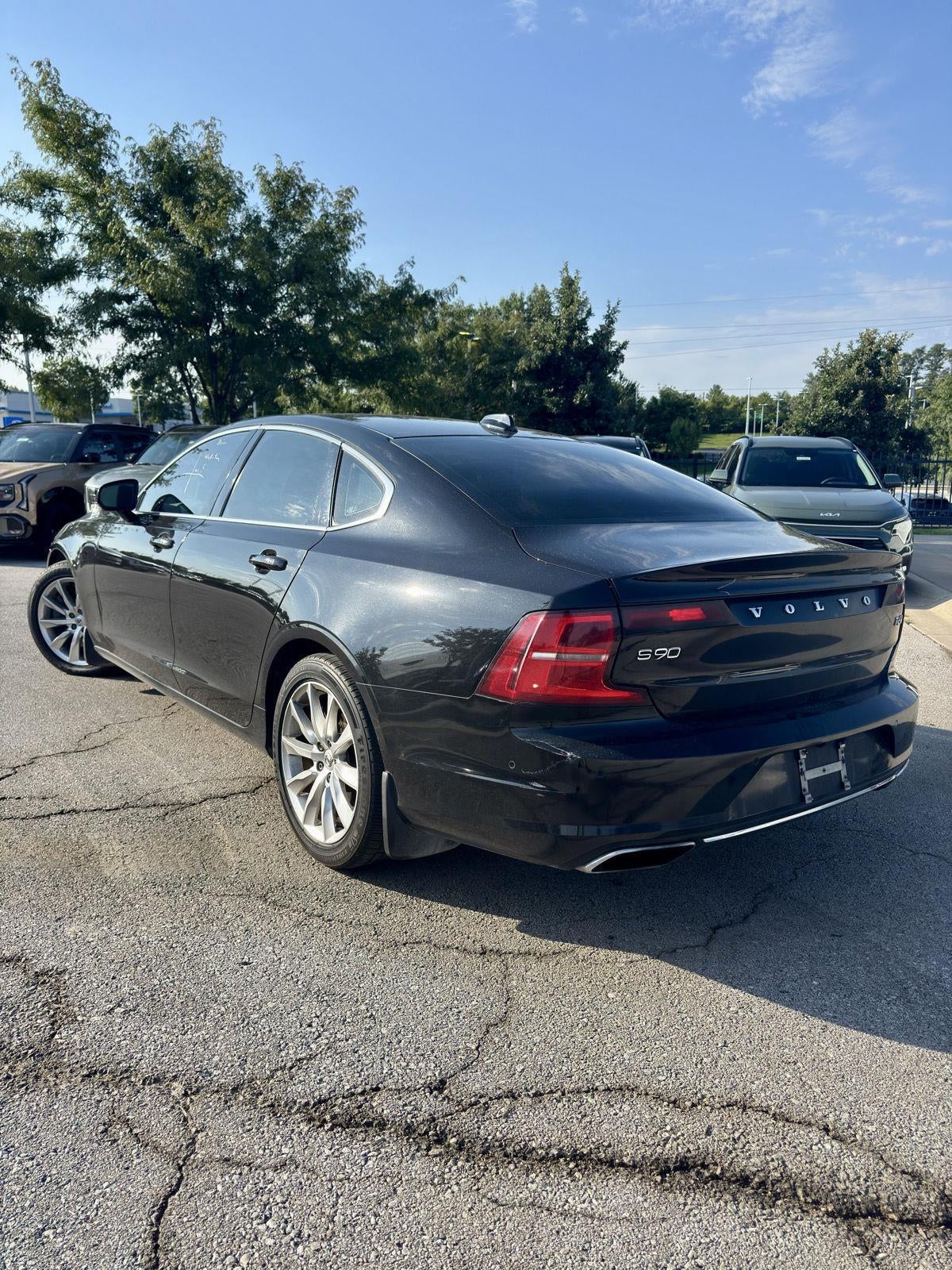 2017 Volvo S90 Momentum