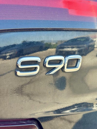 2017 Volvo S90 Momentum