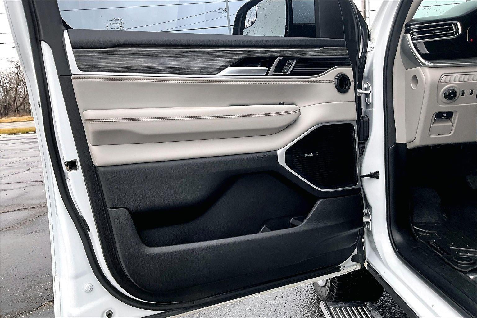 2022 Jeep Wagoneer Series III