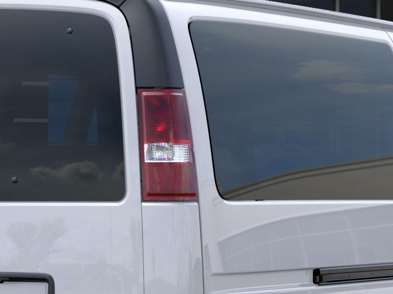 2025 Chevrolet Express Passenger 1LS