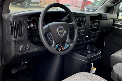 2025 Chevrolet Express Cutaway 3500 1WT