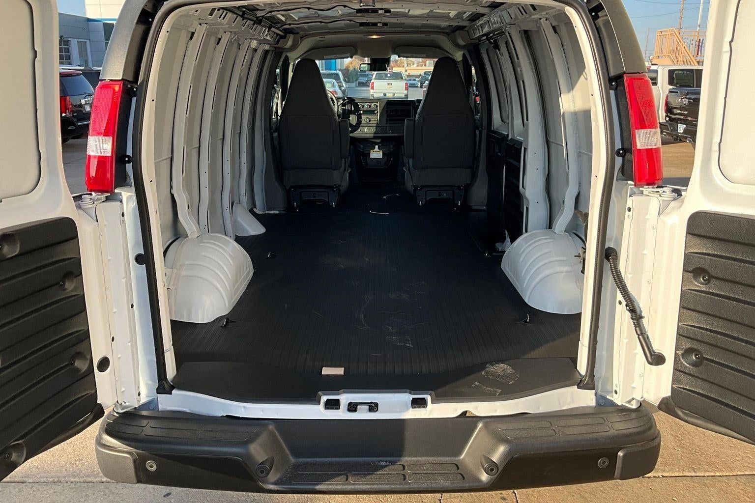 2025 Chevrolet Express Cargo 2500 WT