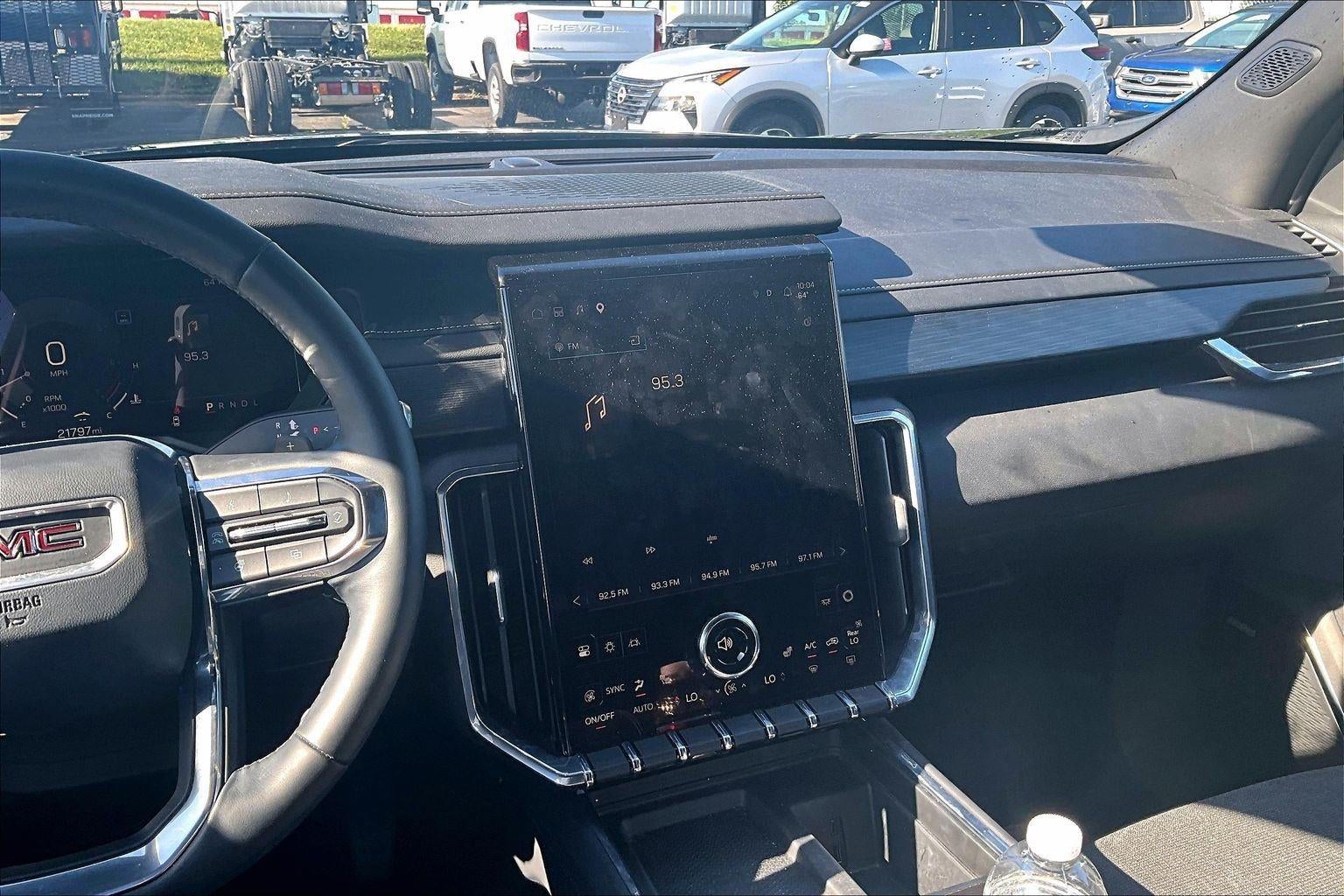 2025 GMC Acadia Elevation