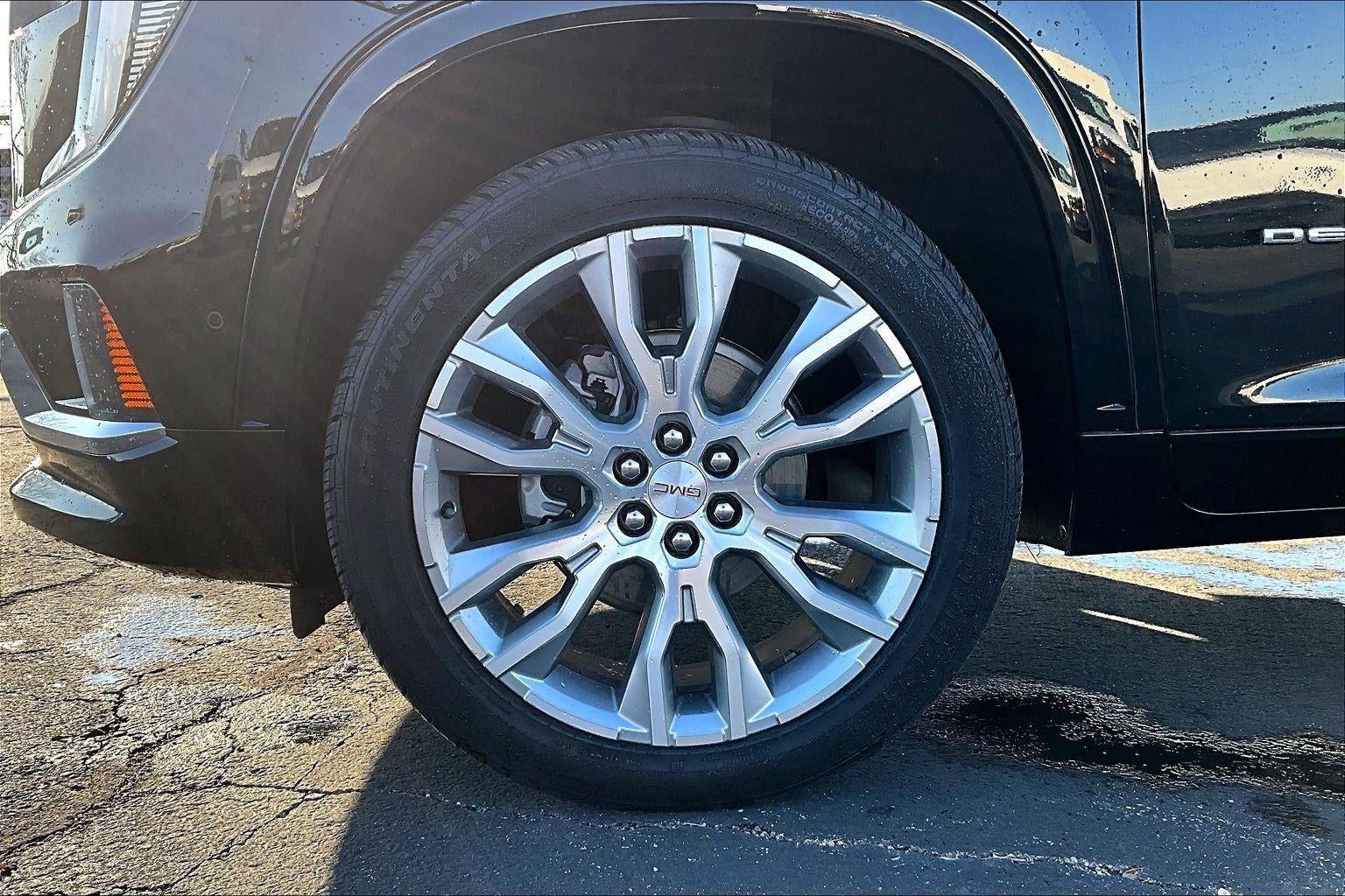 2024 GMC Acadia Denali