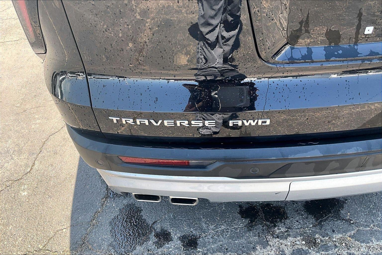 2024 Chevrolet Traverse LT