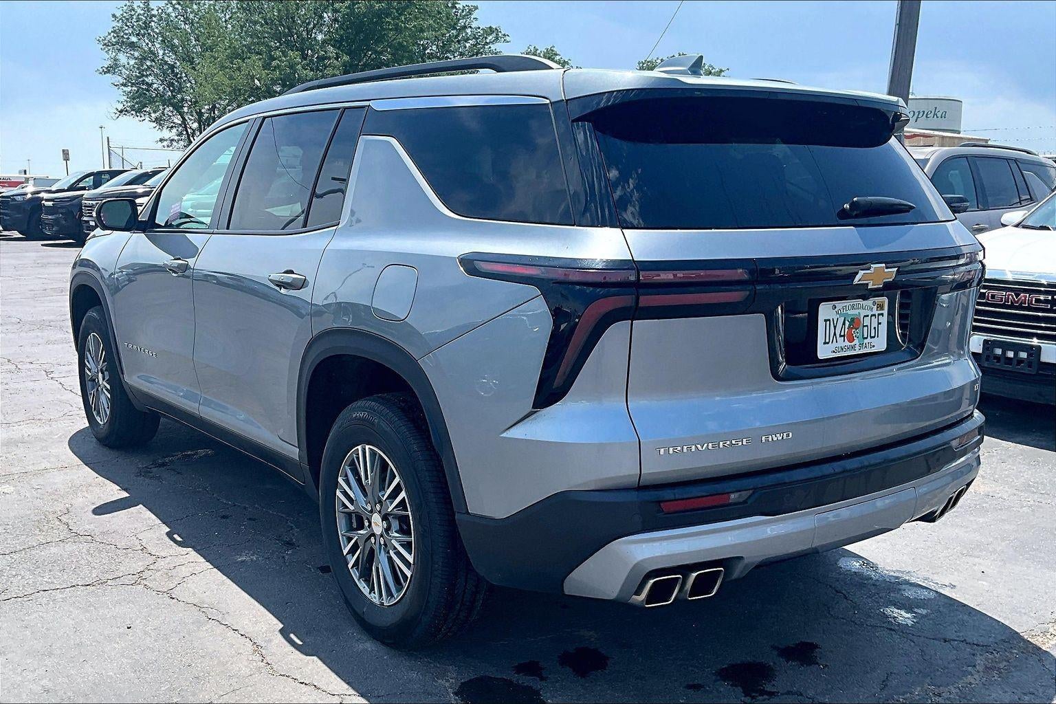 2024 Chevrolet Traverse LT