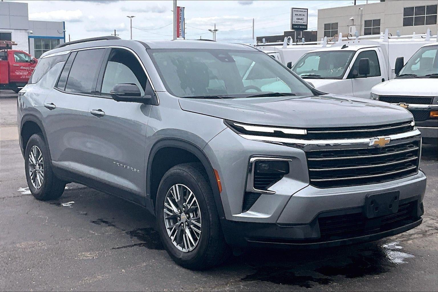 2024 Chevrolet Traverse LT