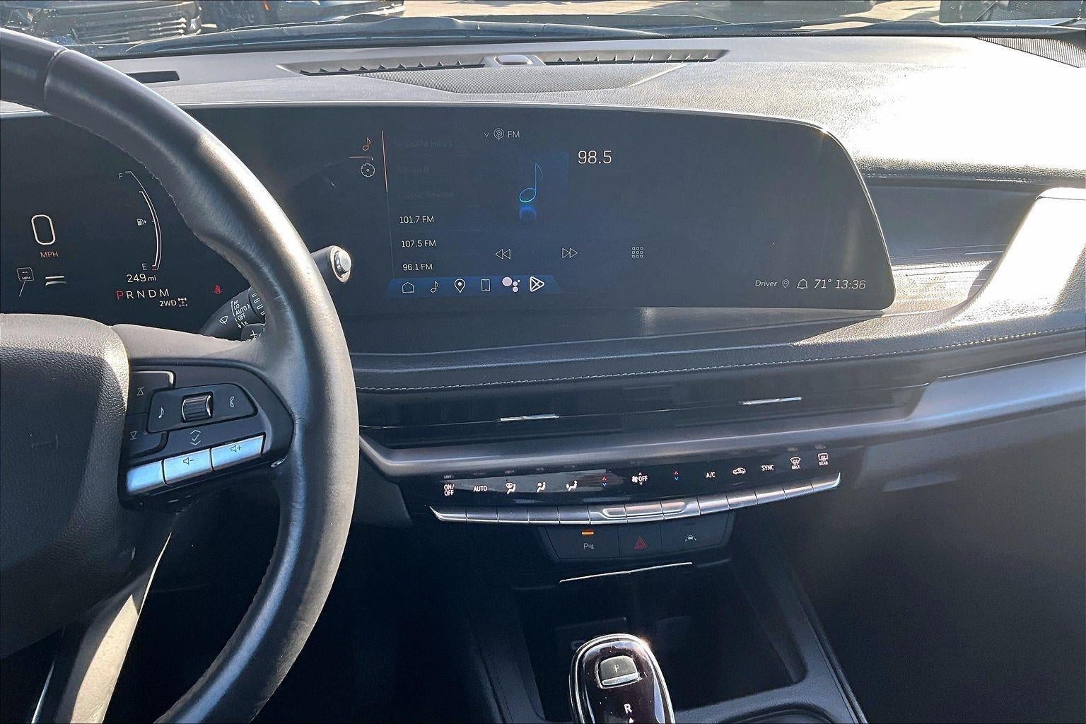 2024 Cadillac XT4 Premium Luxury