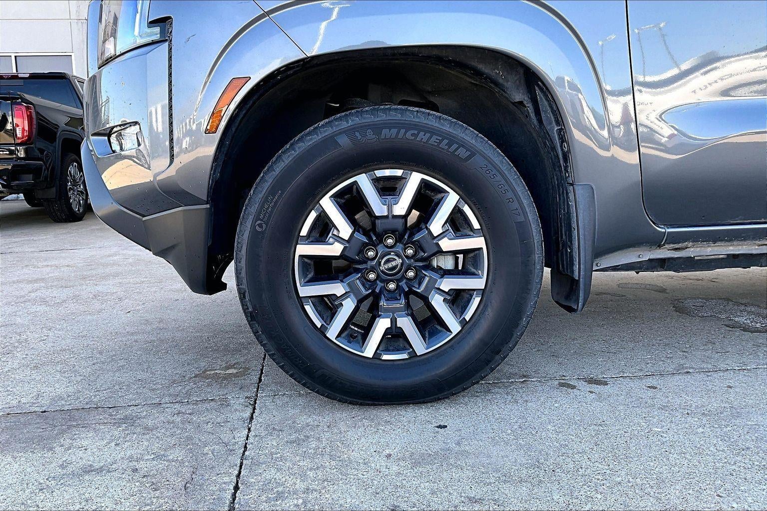 2022 Nissan Frontier SV