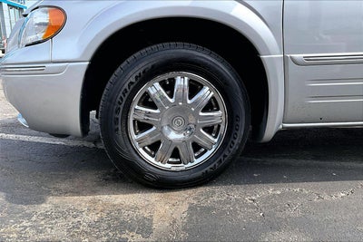 2005 Chrysler Town & Country Limited