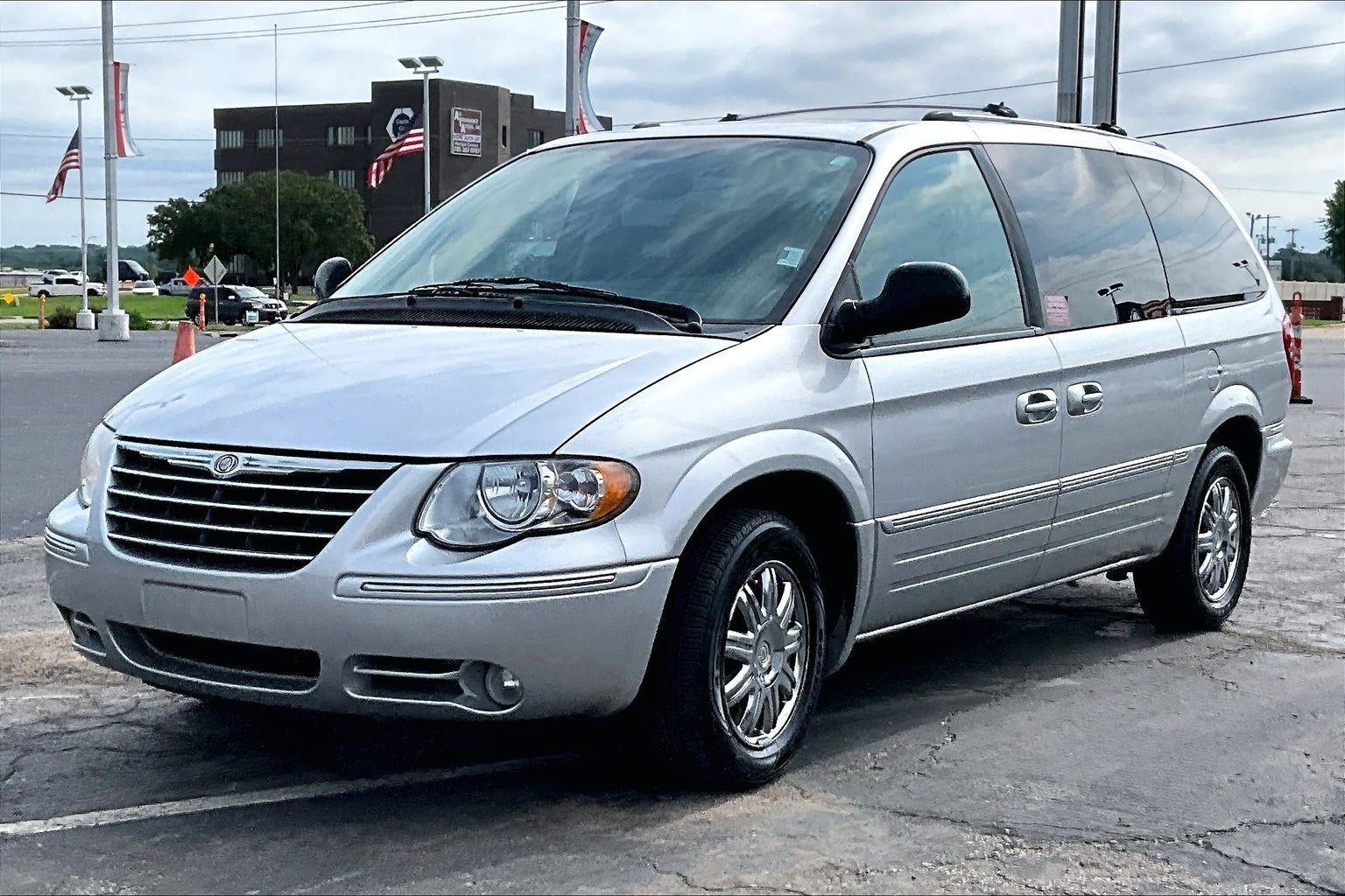 2005 Chrysler Town & Country Limited