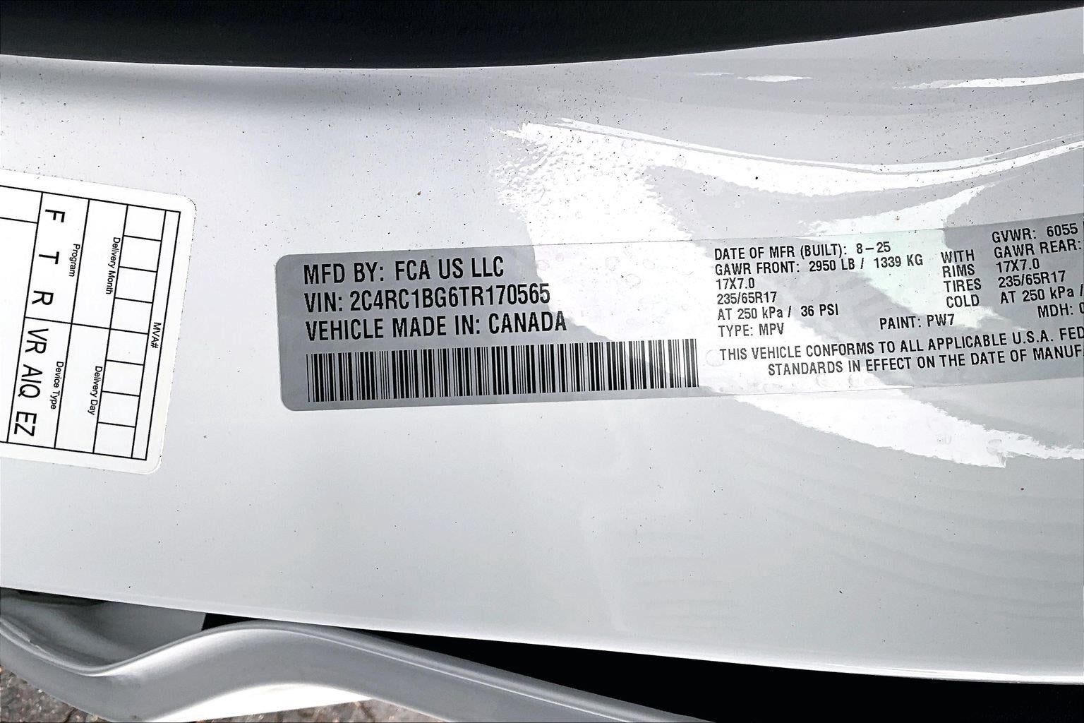 2026 Chrysler Pacifica Select