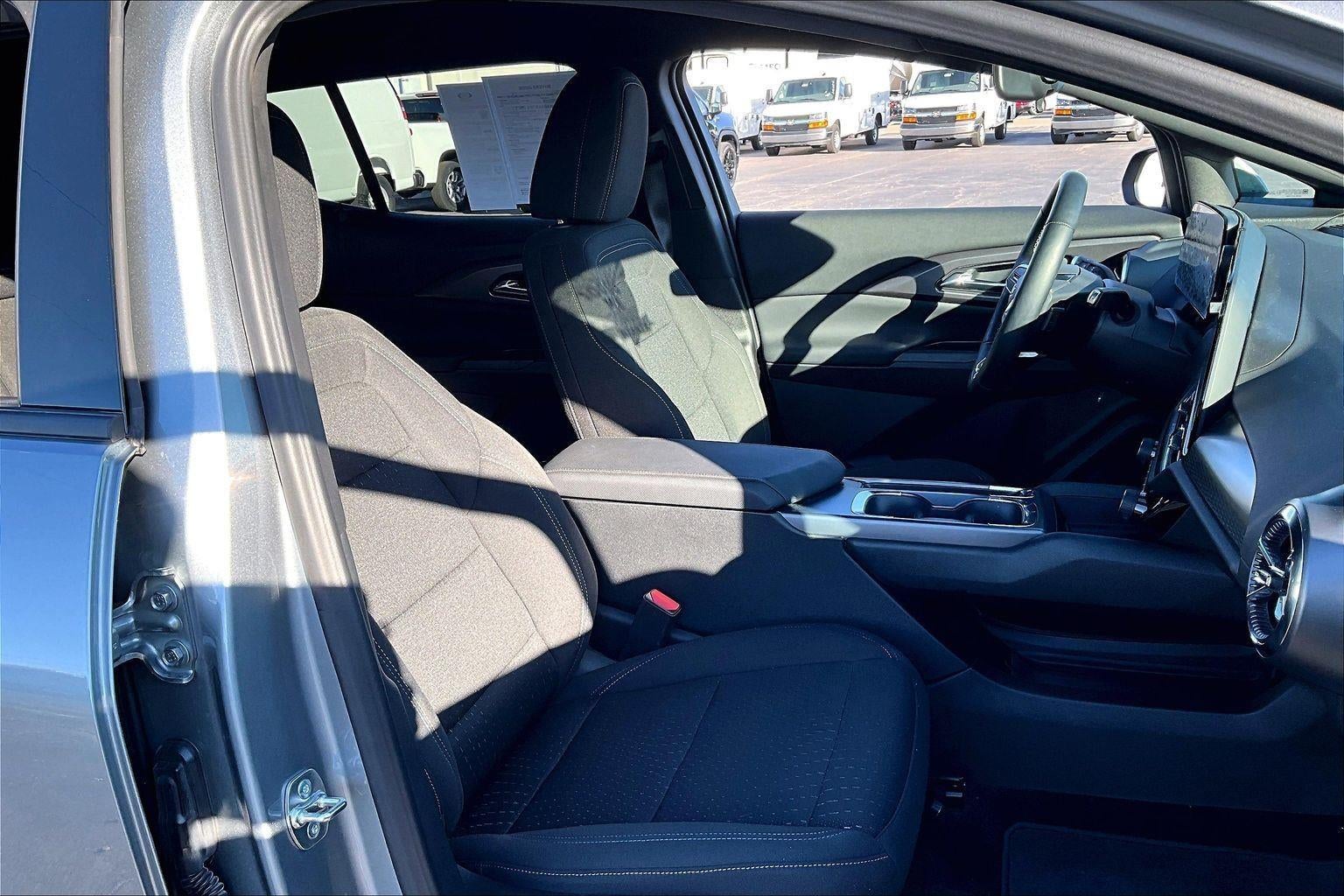 2025 Chevrolet Equinox EV LT