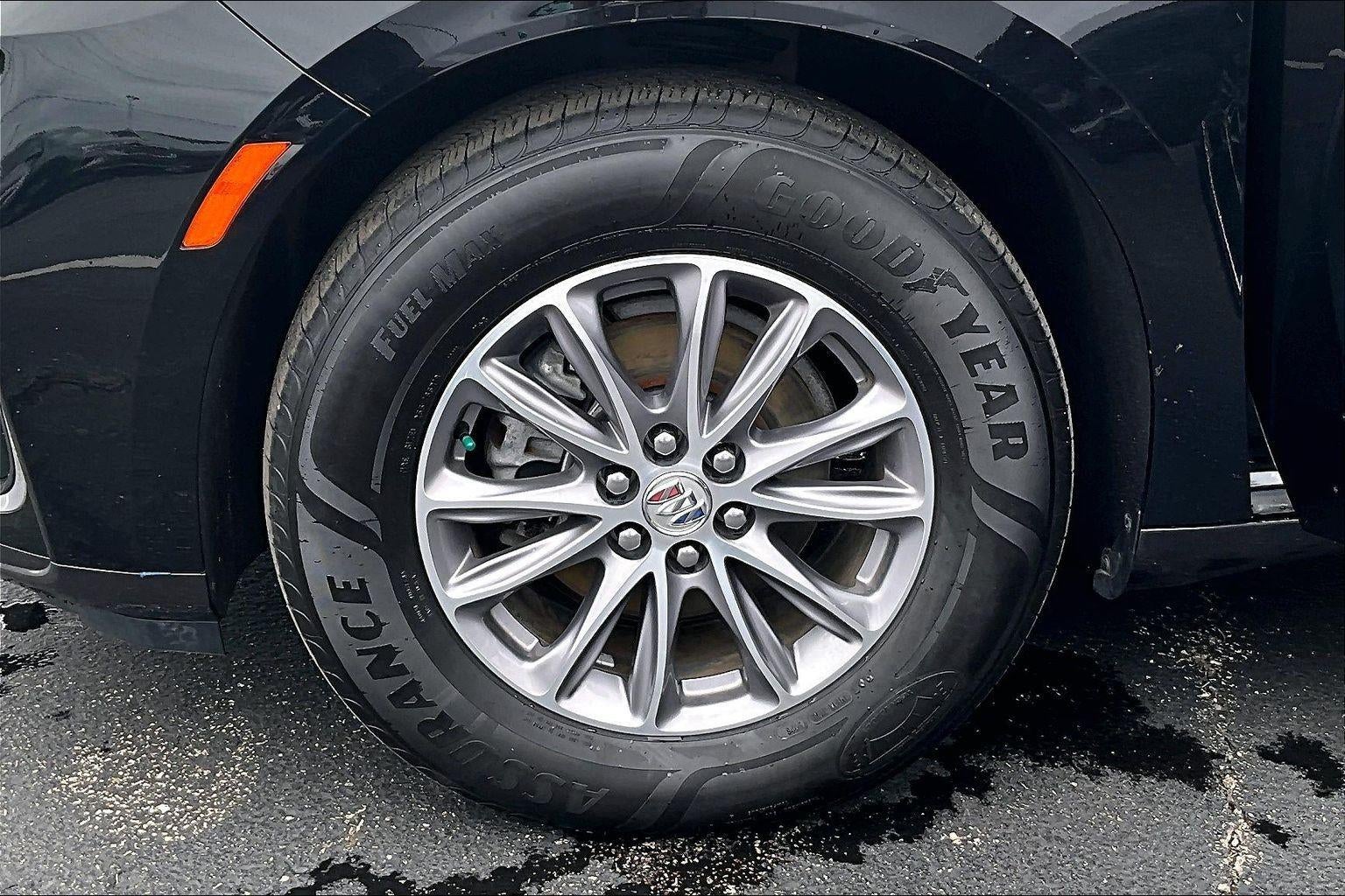 2023 Buick Enclave Essence