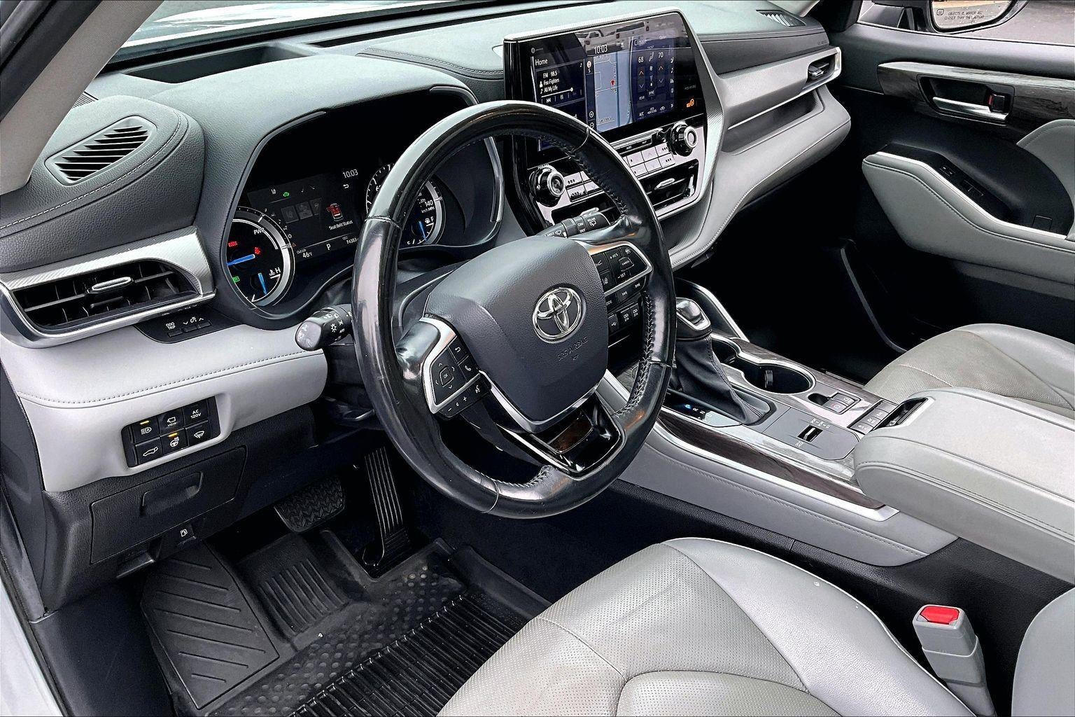 2021 Toyota Highlander Hybrid Platinum