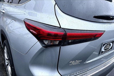 2021 Toyota Highlander Hybrid Platinum