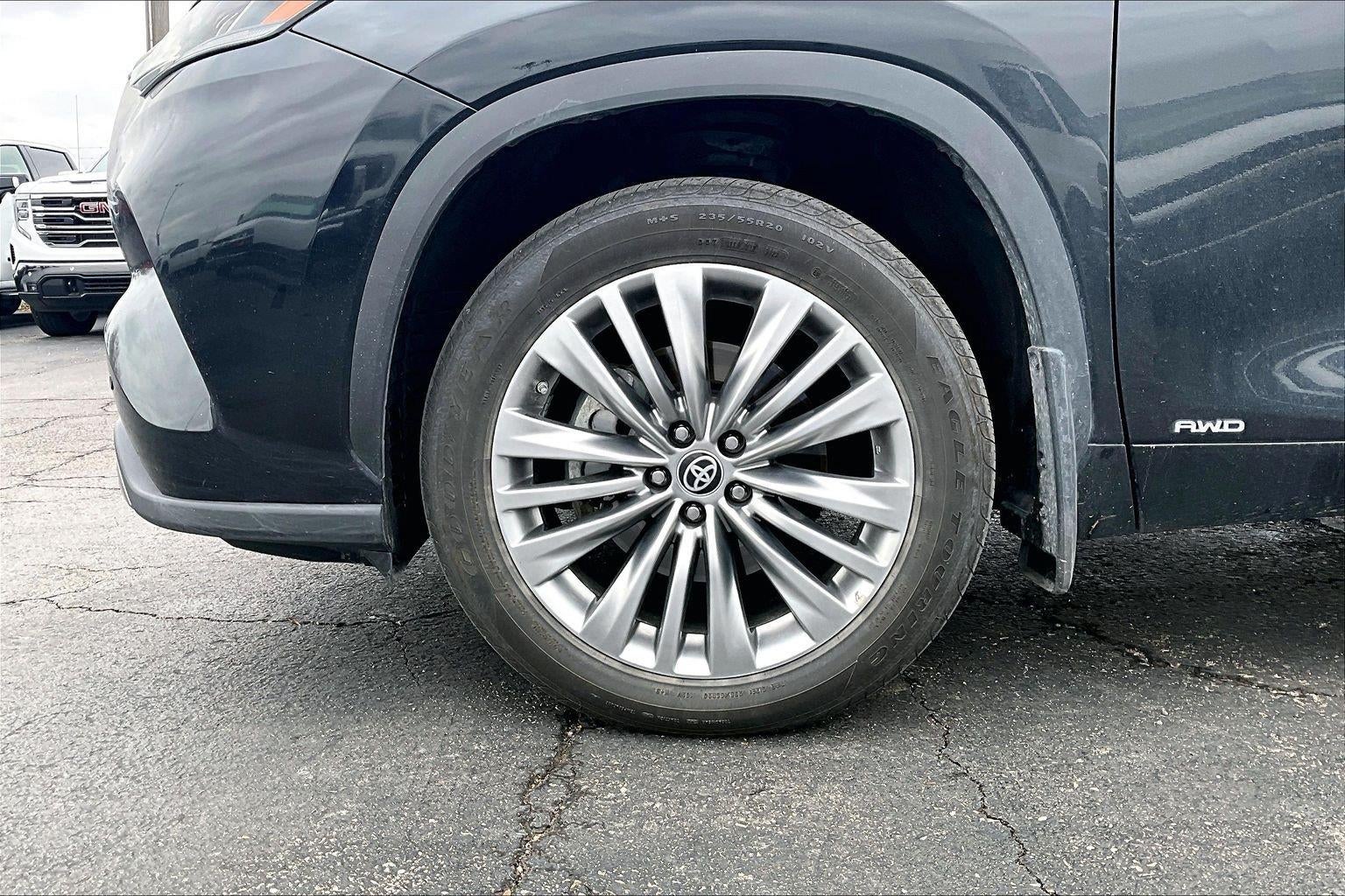 2024 Toyota Highlander Hybrid Platinum