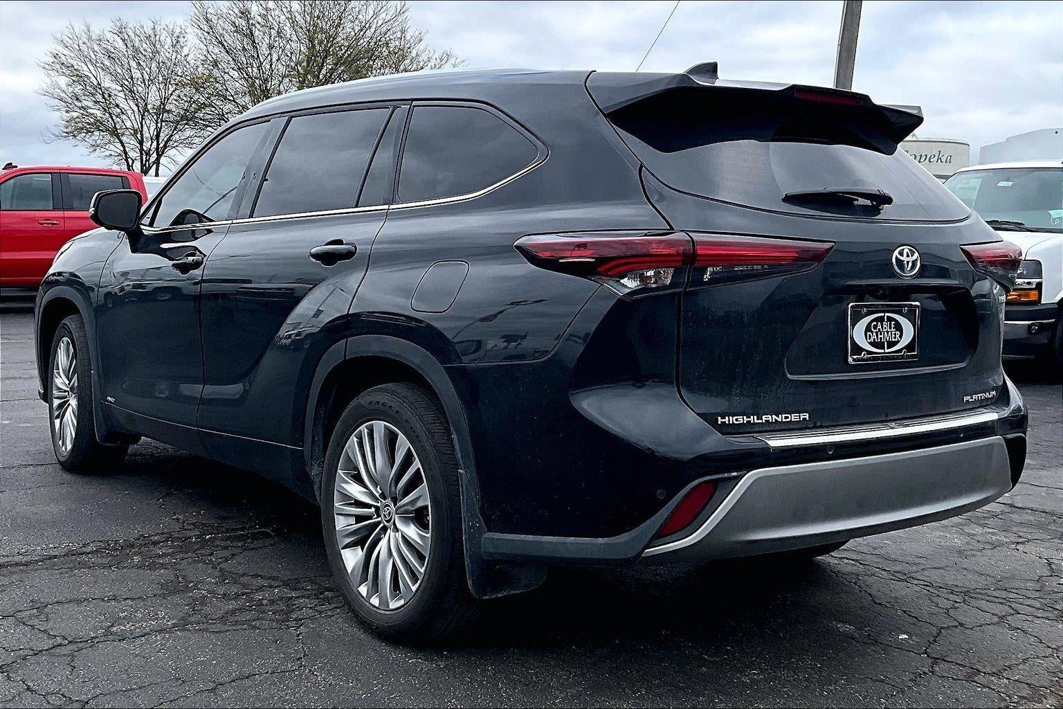 2024 Toyota Highlander Hybrid Platinum