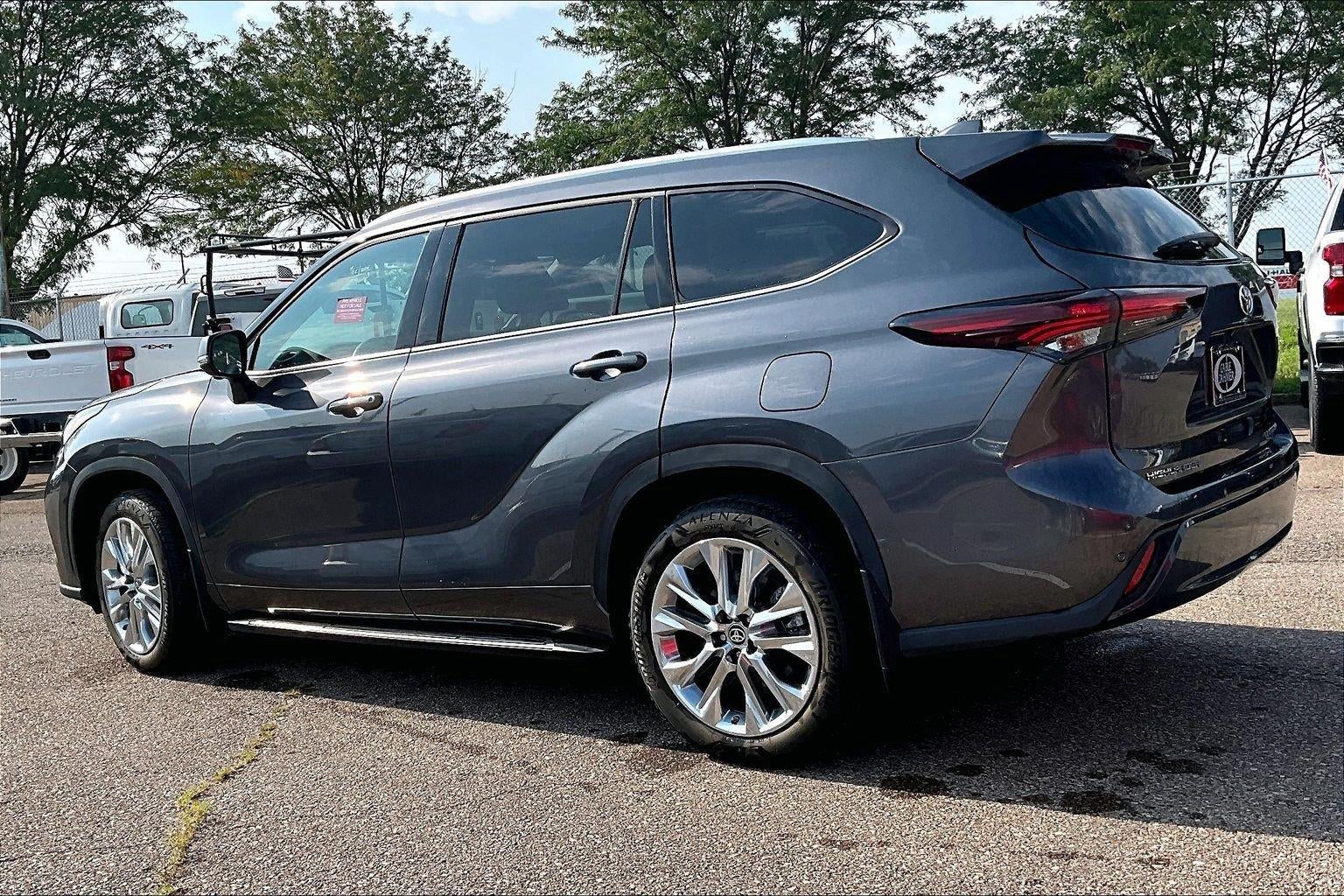 2024 Toyota Highlander LE