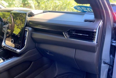 2025 GMC Yukon Elevation