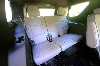 2025 GMC Yukon Elevation