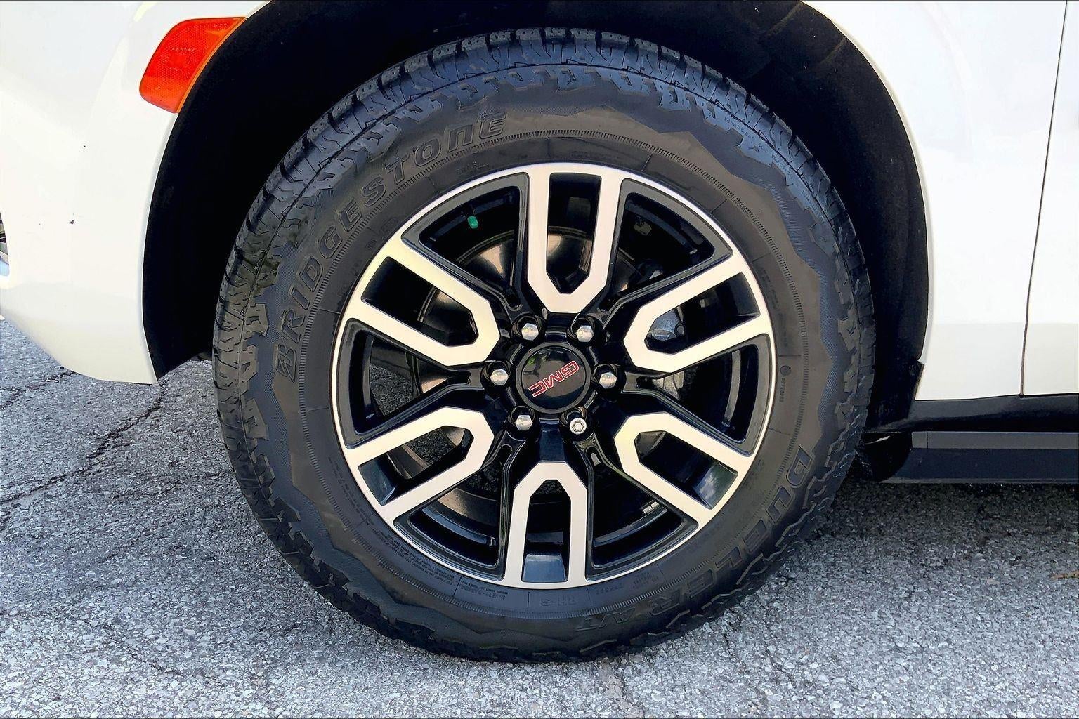 2023 GMC Yukon XL AT4