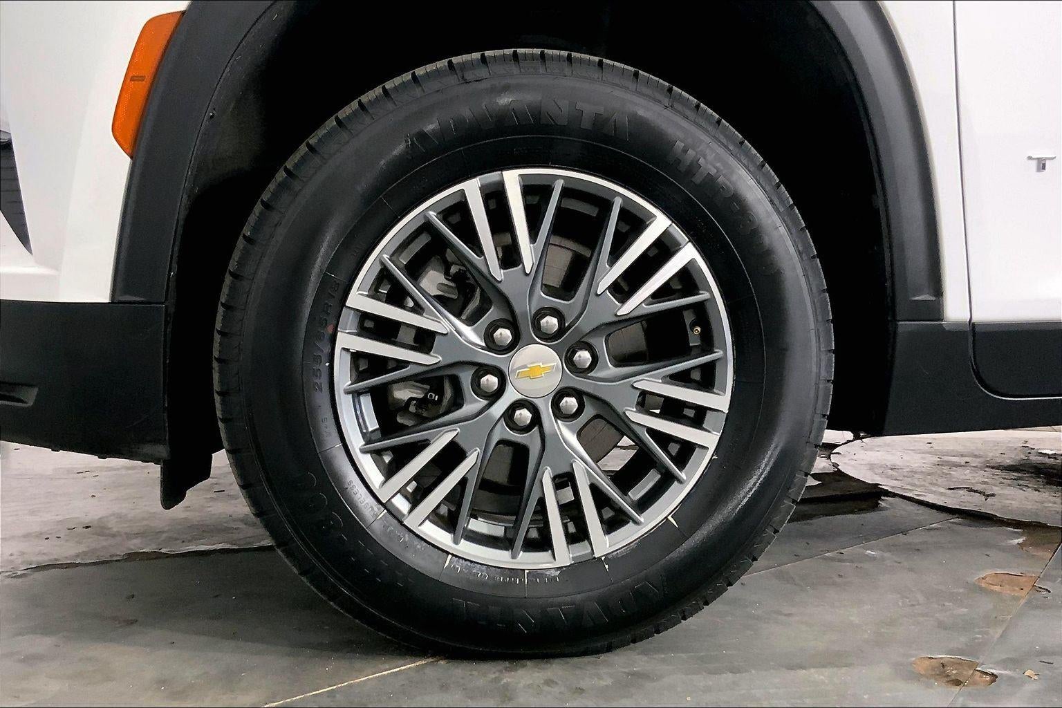 2024 Chevrolet Traverse LT